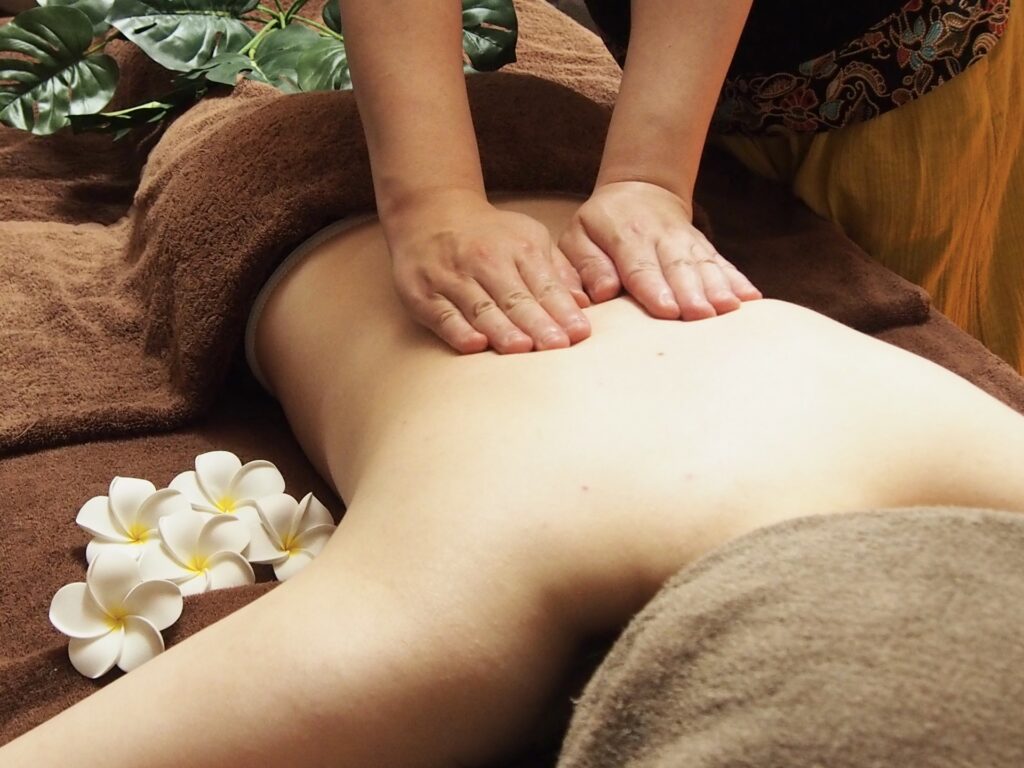 アロママッサージ