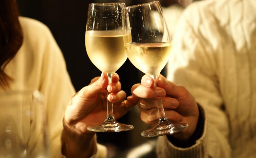 ホテル　ディナー　乾杯